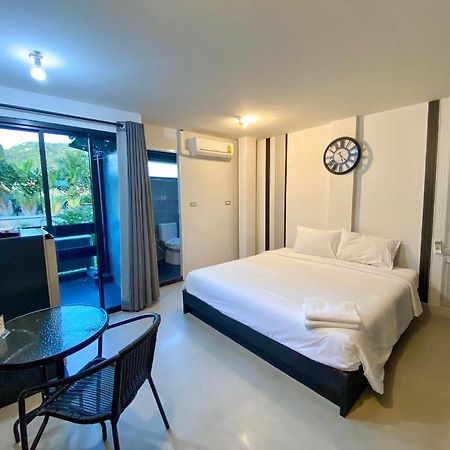 Beam House 호텔 Patong 외부 사진