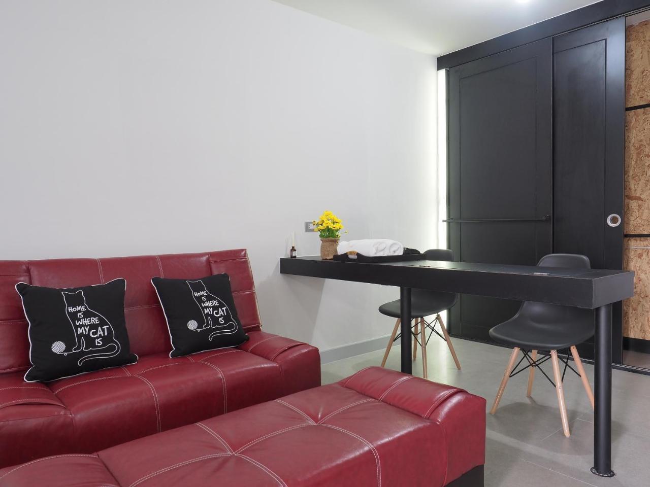 Beam House 호텔 Patong 외부 사진