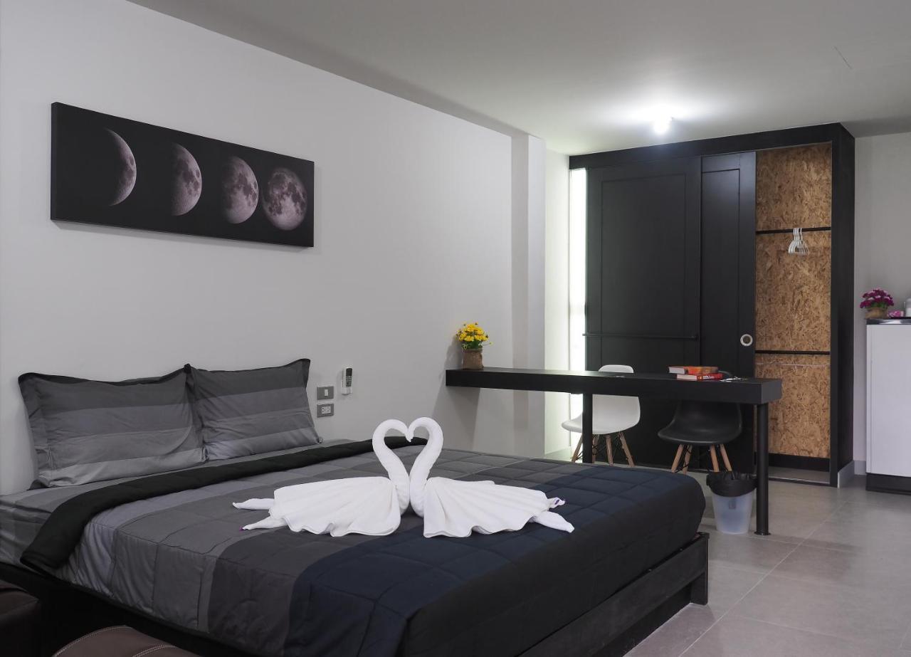 Beam House 호텔 Patong 외부 사진