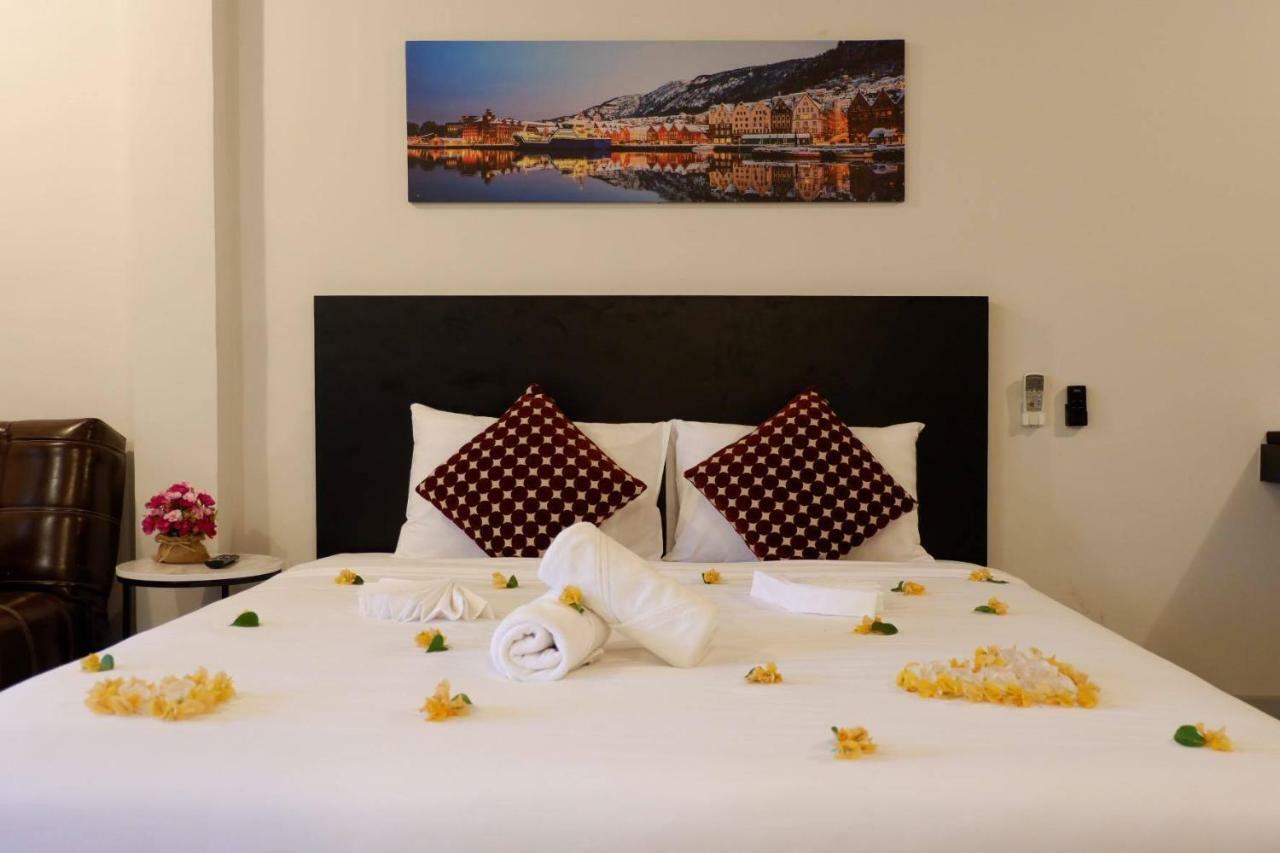 Beam House 호텔 Patong 외부 사진