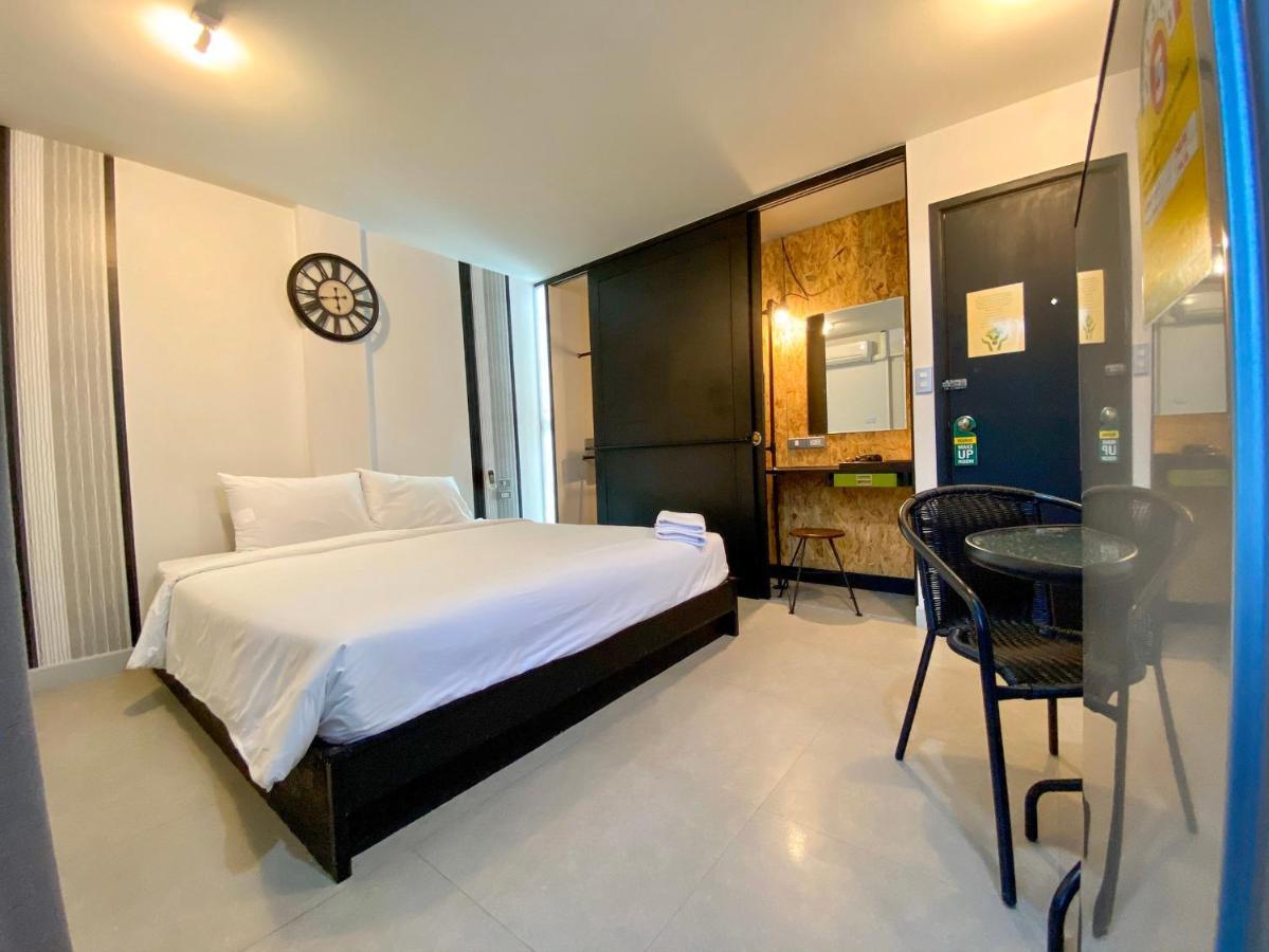 Beam House 호텔 Patong 외부 사진