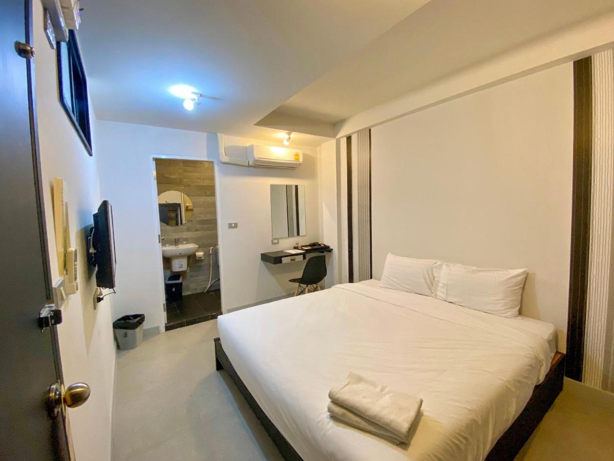 Beam House 호텔 Patong 외부 사진