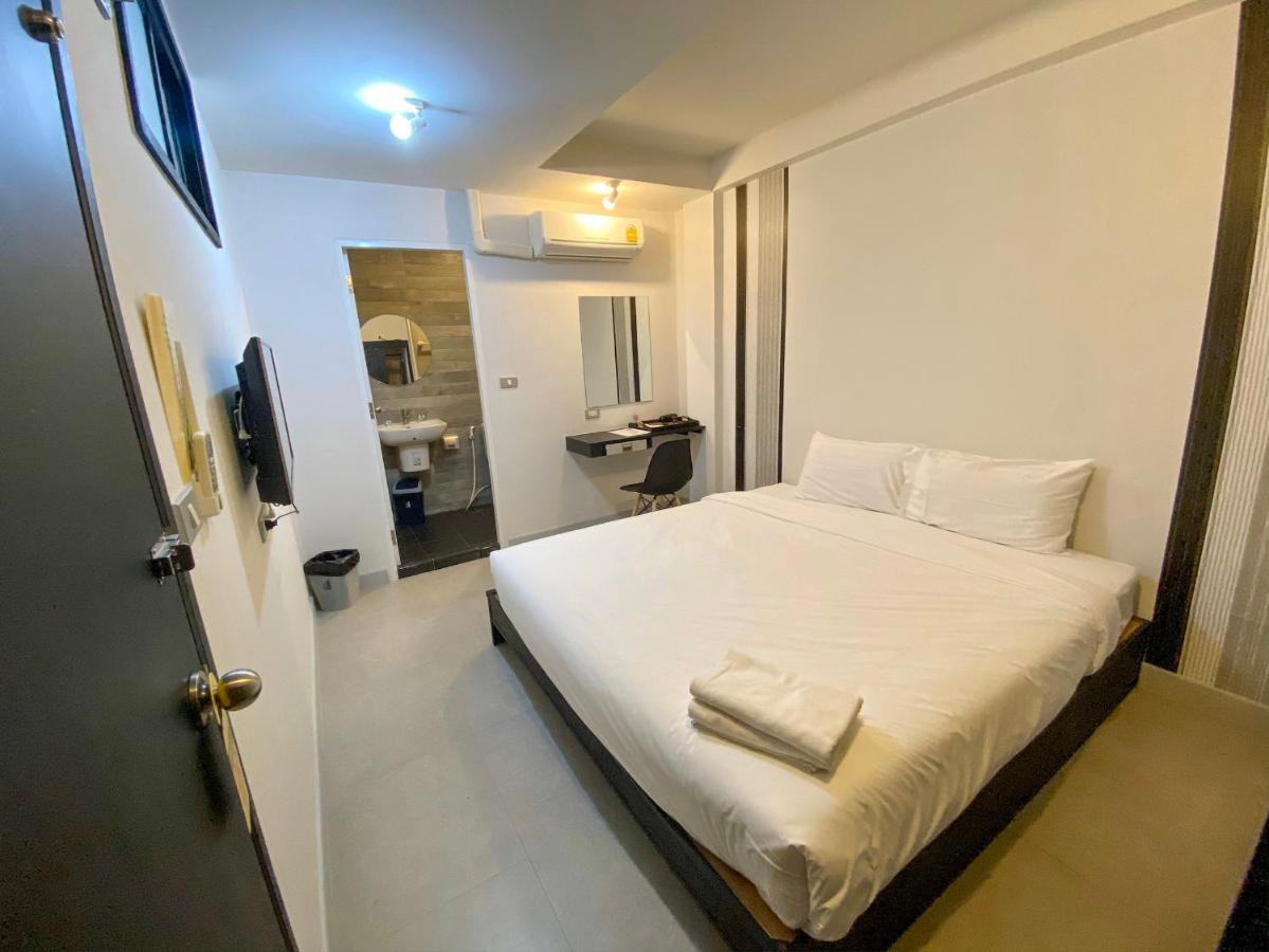 Beam House 호텔 Patong 외부 사진